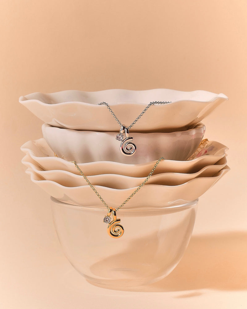 Tiny Twirl Necklace(June25)