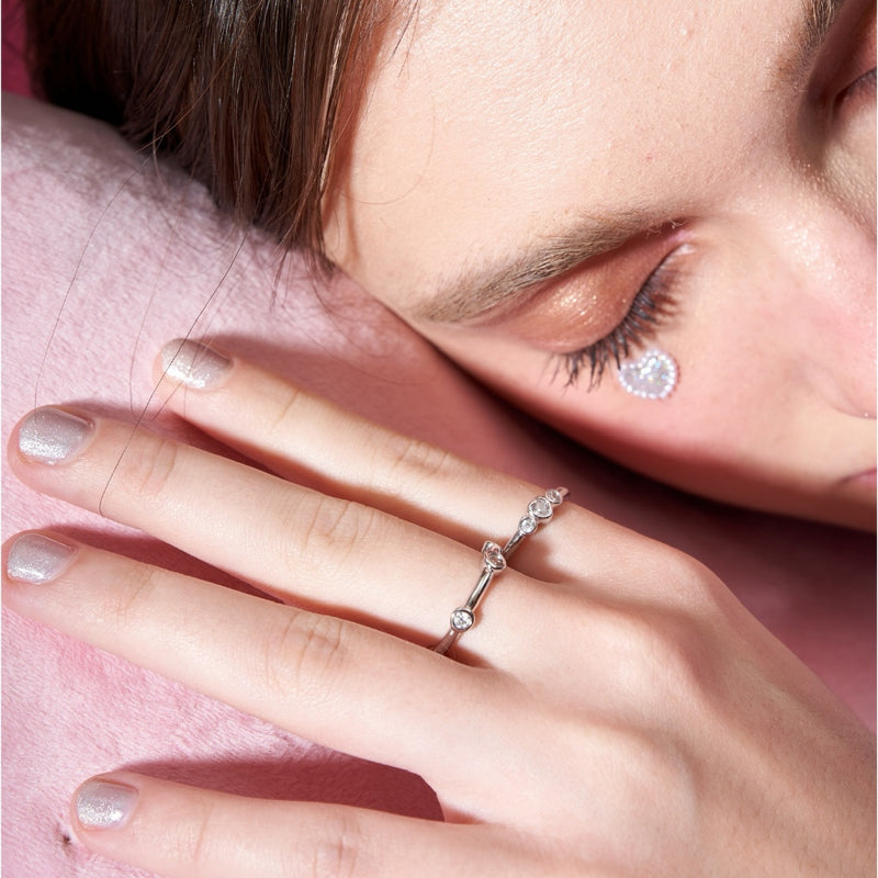 Alice Ring hover